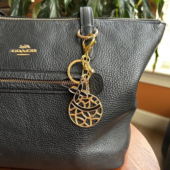 New GEO CLOVER Bag Charm Black Gold Tone - Picture 1 of 7